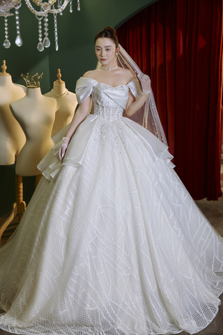 WEDDING DRESS 04
